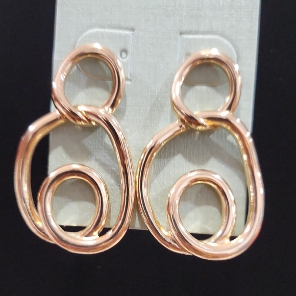 🔹️Atterri🔹️ Gold-Tone Loop Swirl Statement Earrings - Picture 8 of 8